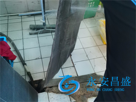 維護企業(yè)室內(nèi)空氣質(zhì)量 定期清洗中央空調(diào)通風管道 確?？諝獬Ｐ?></a></div>
                      <div   id=